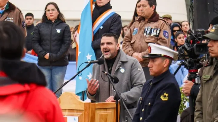 VUOTO LE RECLAMÓ COHERENCIA A MILEI POR LA BASE NAVAL DE USHUAIA: “ÉL MISMO LA FRENÓ Y YA PODRÍA HABER ESTADO TERMINADA”