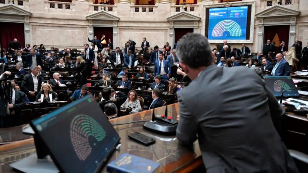 DIPUTADOS POSTERGÓ EL DEBATE SOBRE EL ENDEUDAMIENTO FAMILIAR Y EL PROYECTO VOLVIÓ A COMISIÓN