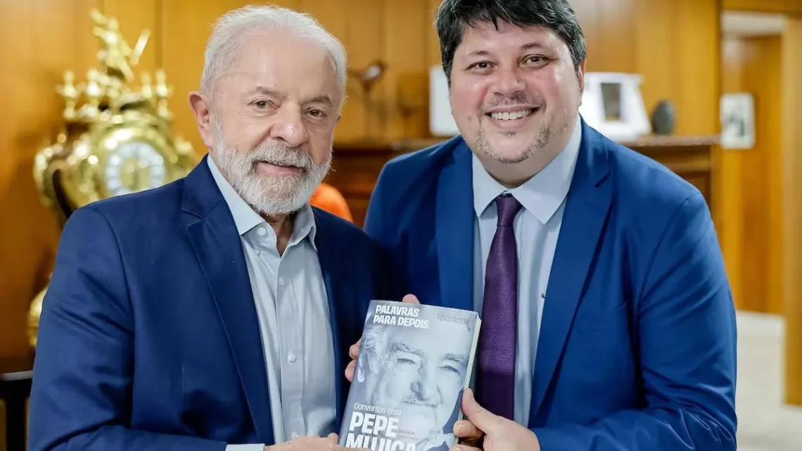 EL GOBIERNO LE PROHIBIÓ INGRESAR A LA ARGENTINA POR CINCO AÑOS A UN PERIODISTA BRASILEÑO CRÍTICO DE MILEI