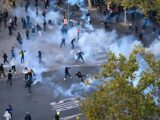 FRANCIA: EL GOBIERNO ANUNCIÓ TOQUES DE QUEDA PARCIALES TRAS UNA OLA DE DISTURBIOS Y SAQUEOS