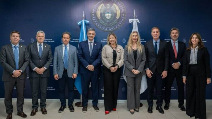 NACIÓN Y CIUDAD FIRMARON EL TRASPASO DE LA CÁRCEL DE MARCOS PAZ PARA AVANZAR CON EL CIERRE DE DEVOTO