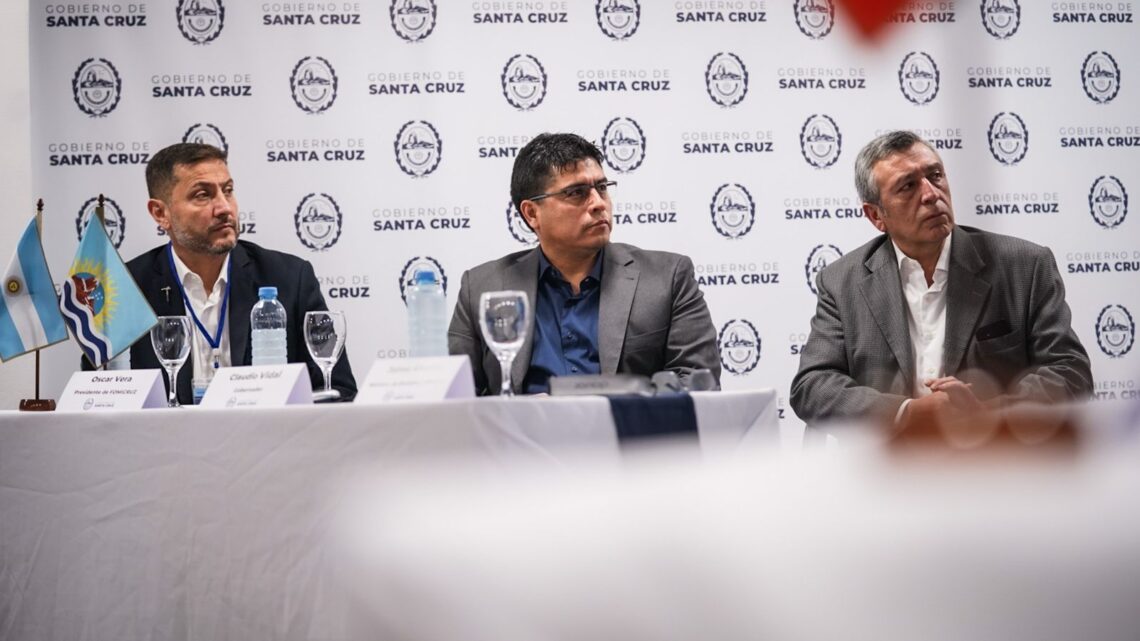 CLAUDIO VIDAL VOLVIÓ DE FRANCIA CON NUEVOS CONTACTOS PARA SANTA CRUZ EN PESCA, ENERGÍA Y MINERÍA