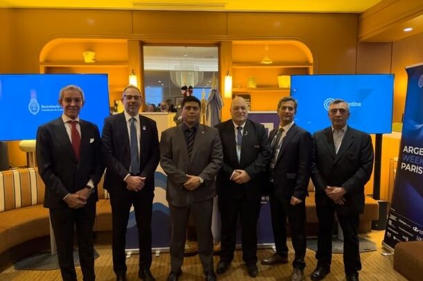 VIDAL PUSO A LOS PUERTOS Y LA PESCA DE SANTA CRUZ EN EL CENTRO DE SU AGENDA COMERCIAL EN PARÍS