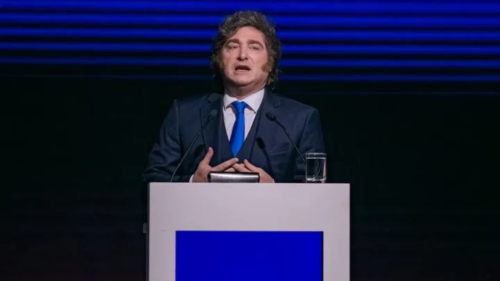 MILEI VOLVIÓ A INSULTAR A LULA Y PUSO EN DUDA LA TRANSPARENCIA DE LAS ELECCIONES EN BRASIL